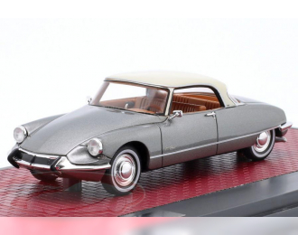 CITROEN DS21 Grand Palais Coupé (1967), silver-grey metallic