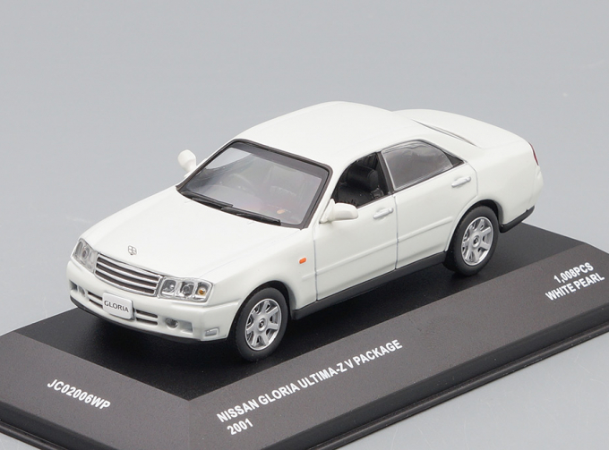 NISSAN Gloria Ultima-Z, white pearl