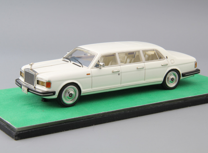 ROLLS ROYCE Silver Spirit II, white