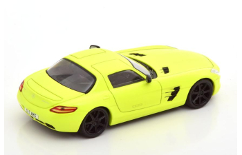 MERCEDES-BENZ SLS AMG Coupe light yellow