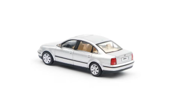 VOLKSWAGEN Passat (B5), silver