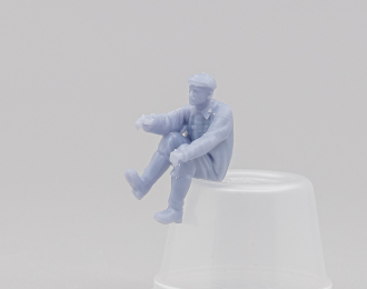 Фигурка тракторист АСХТЗ-НАТИ (СТЗ-3, СТЗ-8, СТЗ-8м, ХТЗ-3, АТЗ-3, Д-159, ЭТ-5 ЭНИН), неокрашенная