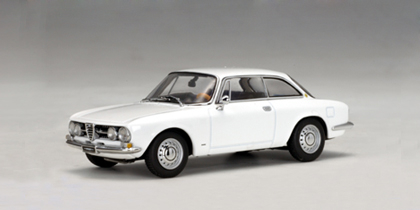 ALFA ROMEO 1750 GTV 1967, white