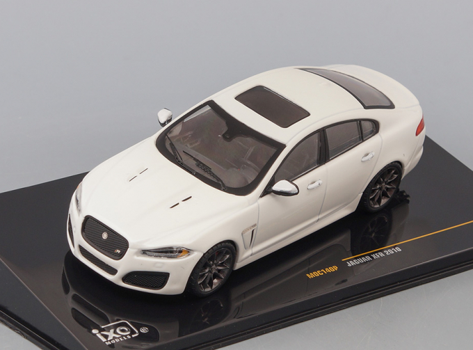 JAGUAR XFR (2010), white