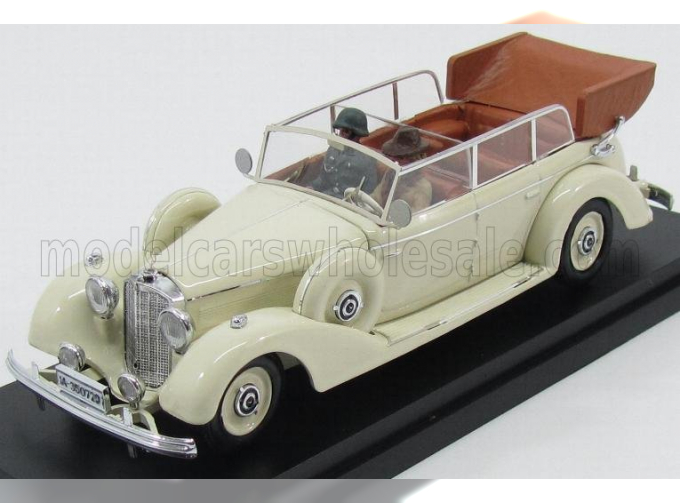 MERCEDES-BENZ 770k Cabriolet (1938) With Figures Eva Braun And Ss Military Guard - Hitler's Wife, White