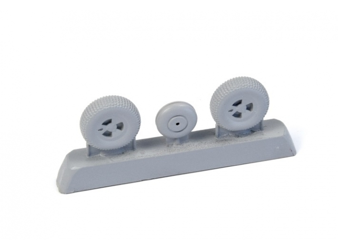 Главные колеса и носовое колесо d e Havilland DH100 Vampire (Special Hobby)