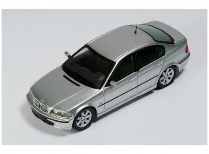 BMW 318i Road version 1998, silver