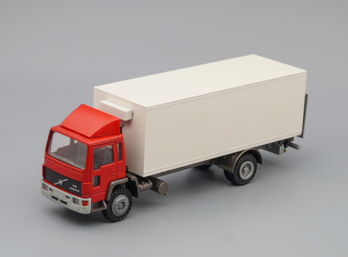 VOLVO FL6, red / white