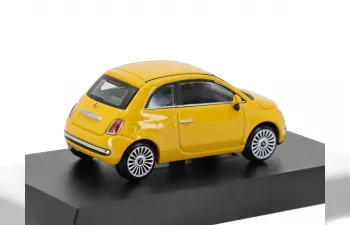 FIAT Nuova 500 (2007) с книгой, желтый