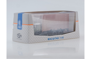 Камский грузовик 53212 с 20-футовым контейнером, зеленый / коричневый