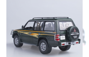 Mitsubishi Pajero Long 3.5 V6 1998 (Dark green)