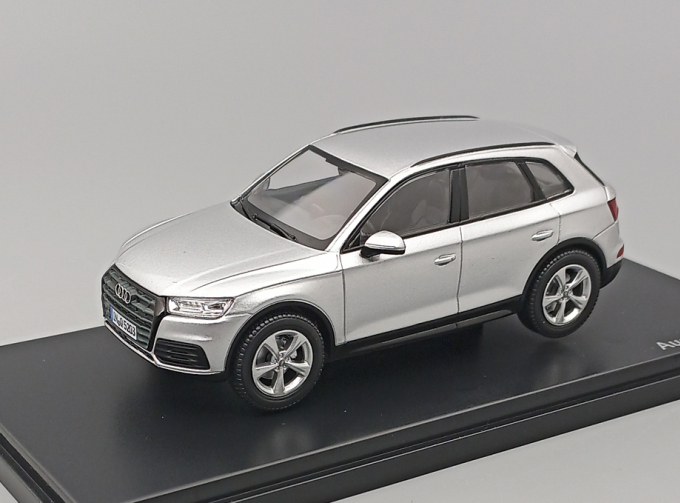 Audi Q5 (2016), silver