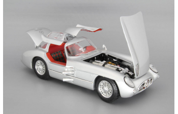 MERCEDES-BENZ 300 SLR, silver