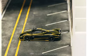 PAGANI Huayra R, black/silver