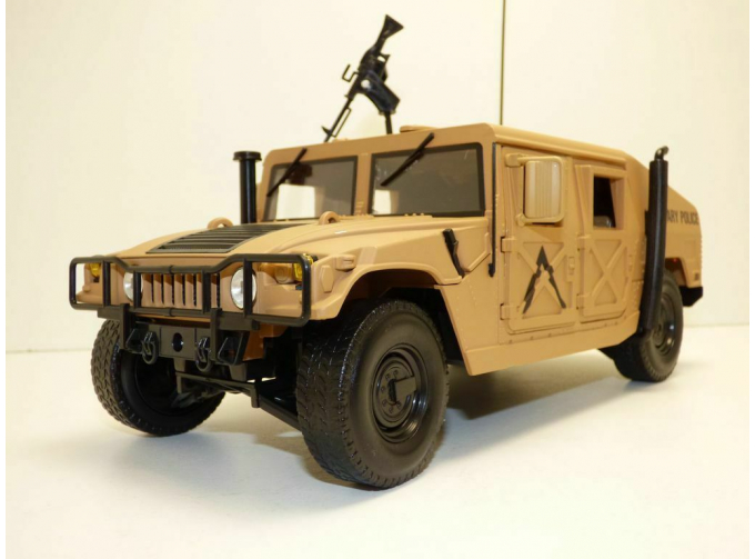 HUMMER H1 HUMVEE R-2 бронированный, песочный