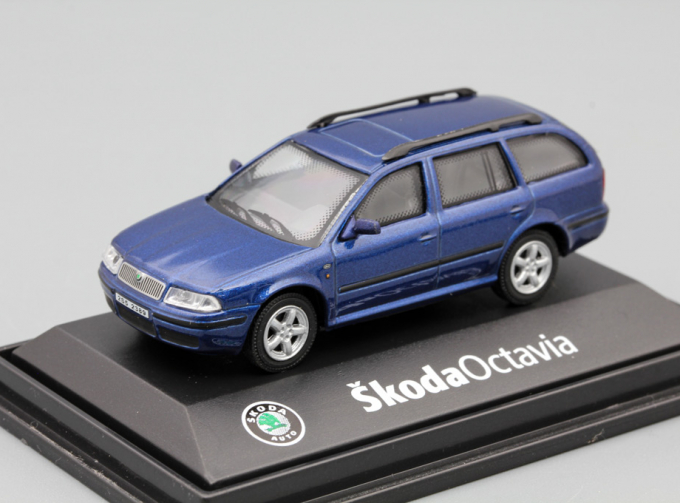 SKODA Octavia, blue