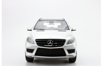 Mercedes-Benz ML63 AMG (white)