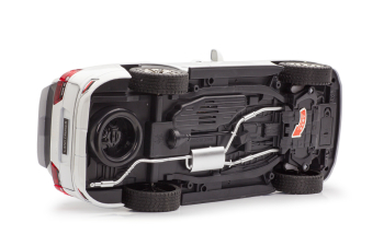 TOYOTA Land Cruiser 300, белый (с работающим светом)