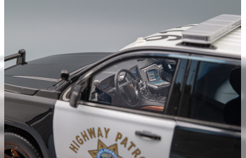 CHEVROLET Suburban Highway Patrol (2015), black / white