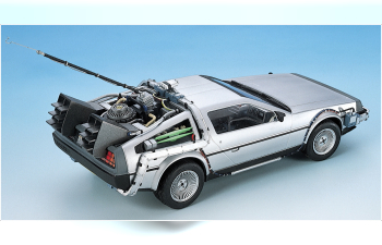 Сборная модель Back To The Future DeLorean from Part I