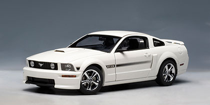 FORD Mustang GT COUPE CALIFORNIA SPECIAL (PERFORMANCE WHITE)(LIMITED EDITION OF 3,000 PCS WORLDWIDE) 2007, WHITE