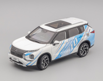 MITSUBISHI Outlander (2023), white / light blue