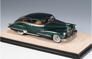 CADILLAC Series 62 Club Coupe (1947), Green Metallic