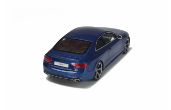 Audi RS5 (blue)