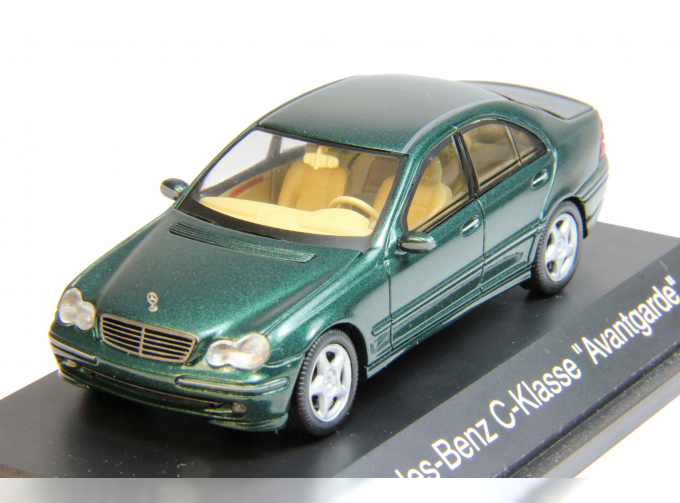 MERCEDES-BENZ C-Klasse Avantgard, green metallic