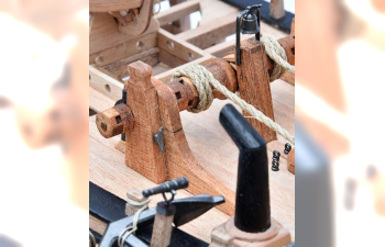 Сборная модель корабля HMS Bounty