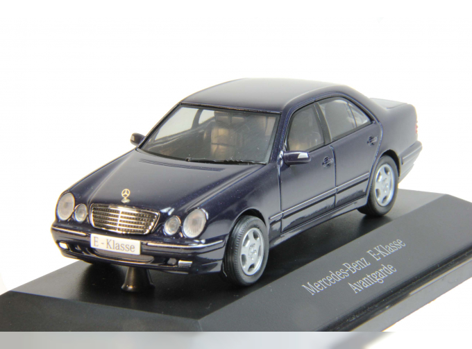 MERCEDES-BENZ E-klasse Avantgarde, dark blue