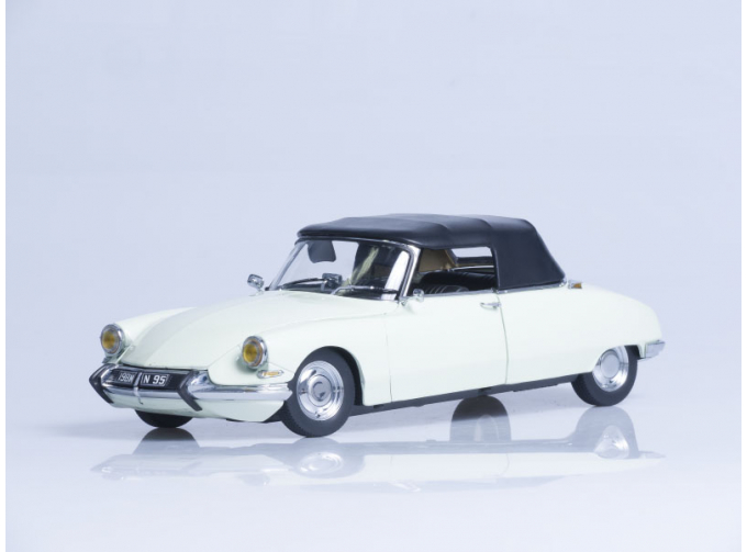 CITROEN DS 19 Open Convertible - Blanc Carrare (1961), white