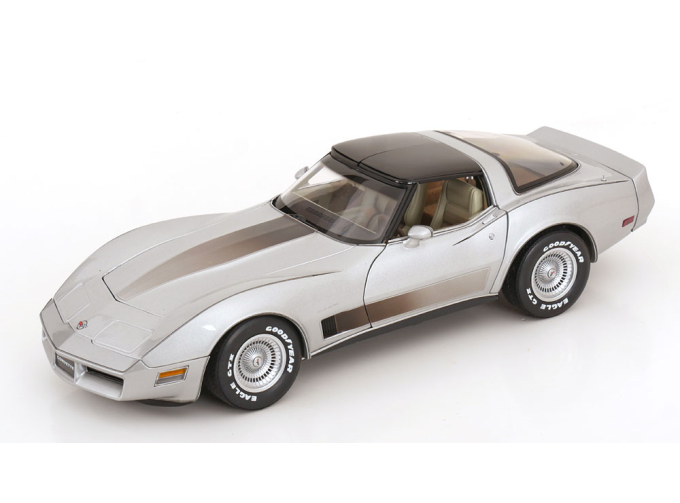 CHEVROLET Corvette (1982), silver black