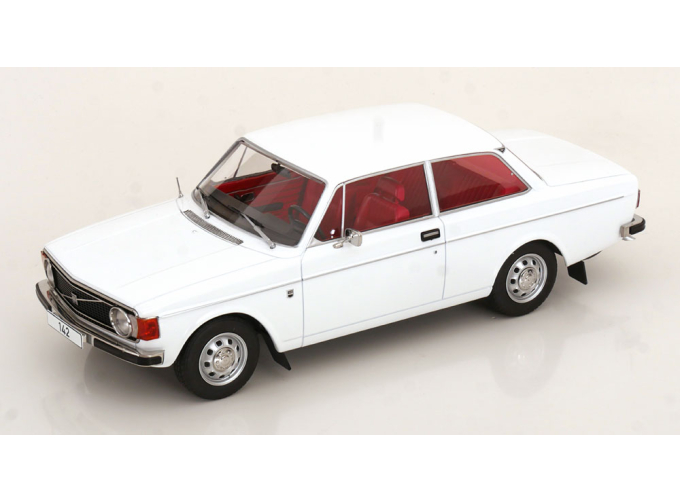 VOLVO 142 (1973), white