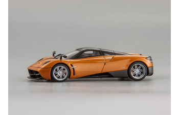 PAGANI Huayra (2011), met. bronze