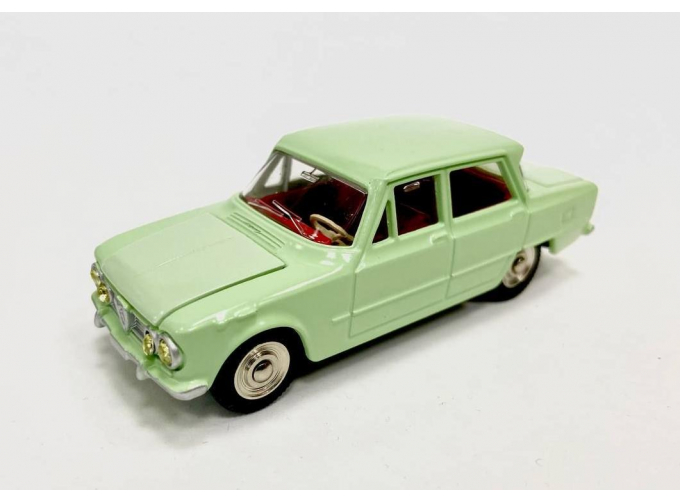 ALFA ROMEO Giulia 1600 TI 1966, light green