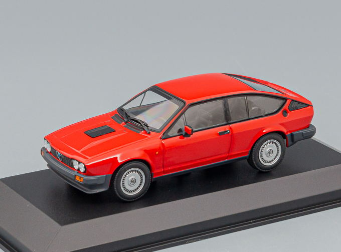 ALFA ROMEO Gtv6 (1983), red