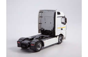 Камский грузовик 54901 седельный тягач, белый