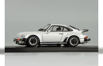 PORSCHE 911 Turbo (1975), silver