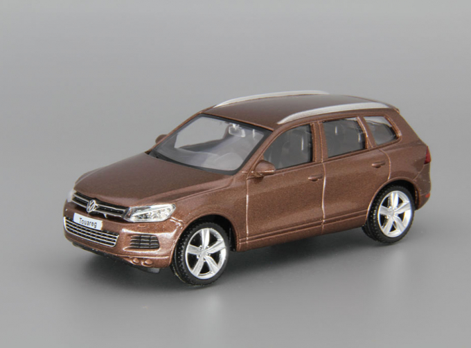 VOLKSWAGEN Touareg, brown