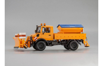 MERCEDES-BENZ Unimog 1300 L Schneepflug, orange