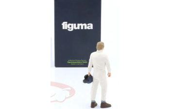 Фигура гонщика со каской в руке