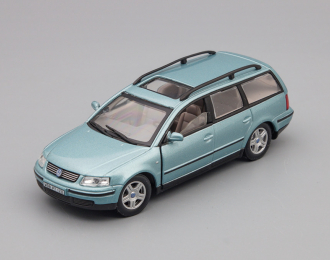 VOLKSWAGEN Passat, light green metallic