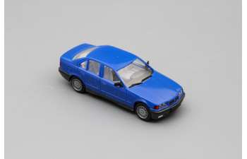 BMW 325i, blue