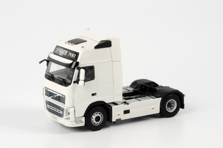VOLVO FH3 Globetrotter XL 4x2, White Line 1:50, белый