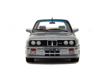 BMW M3 E30 серебристый