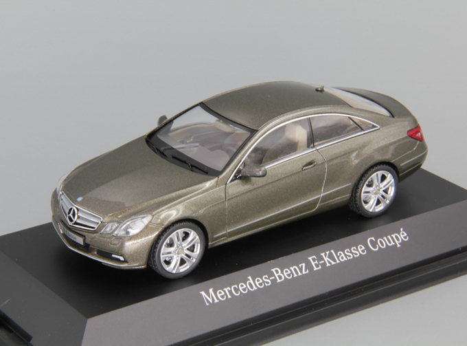 MERCEDES-BENZ E-Klasse Coupe (C207), grey / green metallic