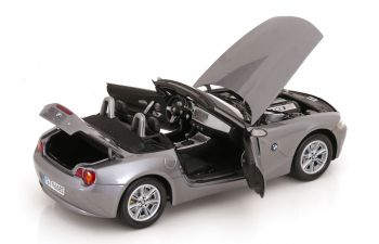 BMW Z4 with removable Softtop (2002), grey metallic