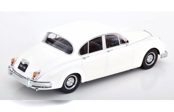 DAIMLER 250 V8 RHD (1962), white