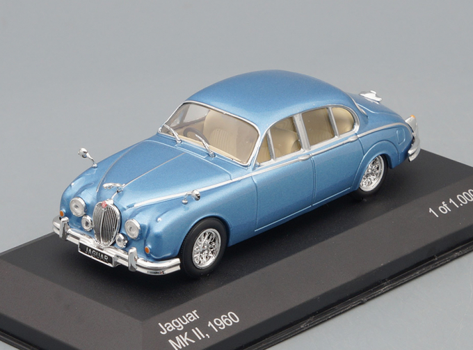 JAGUAR MkII (1960), metallic light blue